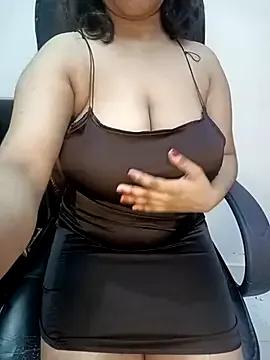 Dayna-36 on StripChat