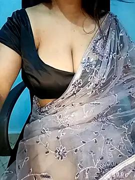 Dayna-36 on StripChat