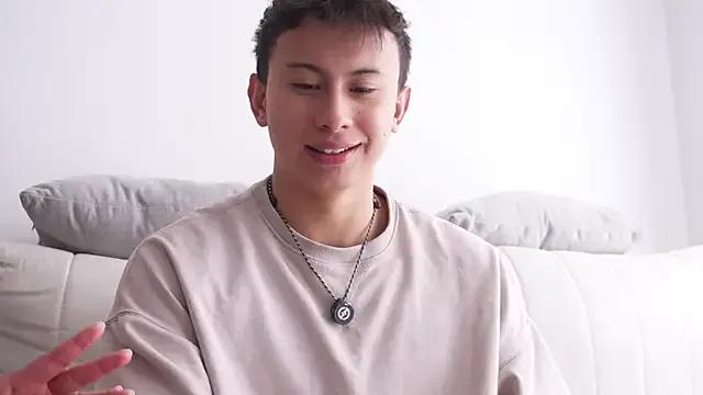 DeusbelliS on StripChat