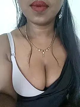 Dhiyapink on StripChat