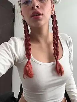 Dirty-Bunnyyy on StripChat