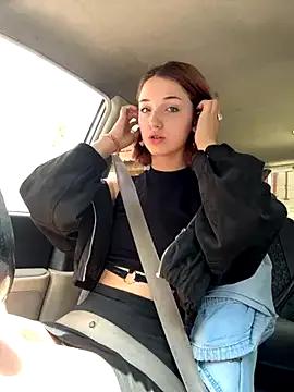 DollyTall on StripChat