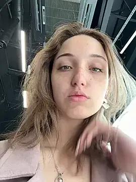 DollyTall on StripChat