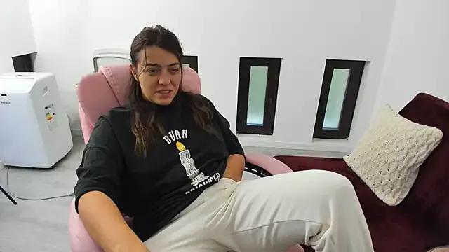 Dyana_Kaylinn on StripChat