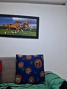 Elianasuarezz on StripChat