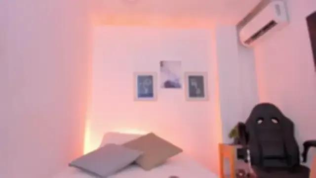 emelie_89 on StripChat