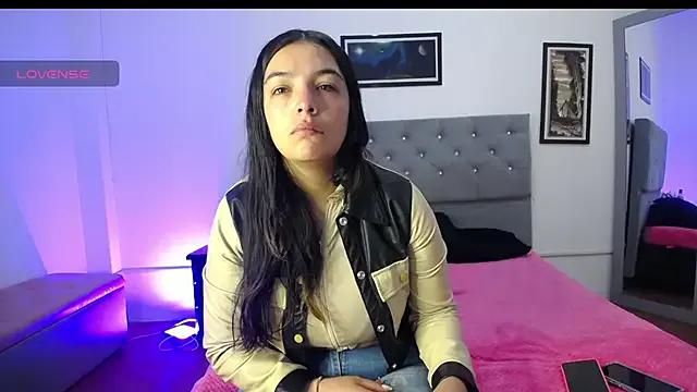 Esmeraldaa- on StripChat 