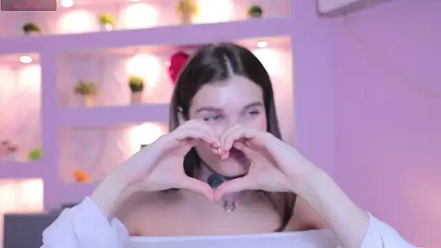 FloraDobb on StripChat