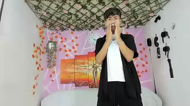 Fresahot2005 on StripChat