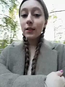 FroggyAnna on StripChat