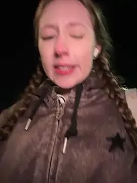 FroggyAnna on StripChat