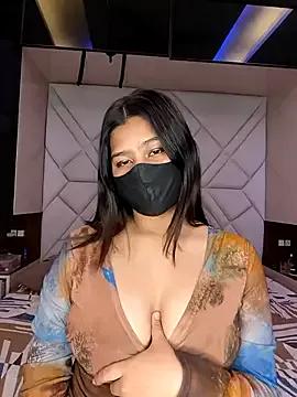 GFndBF — Write the last tipper name on boobs