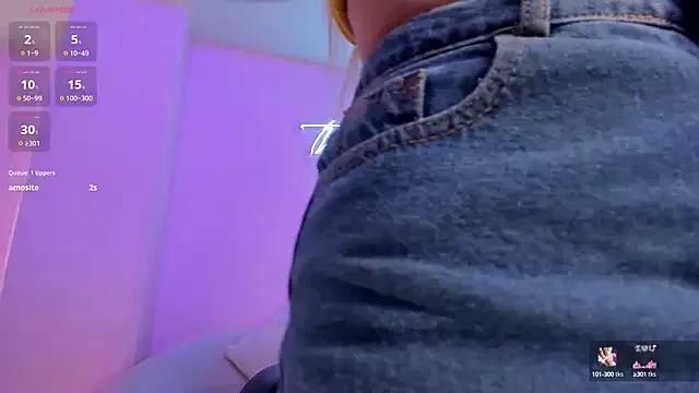 HannaConnor_ on StripChat 