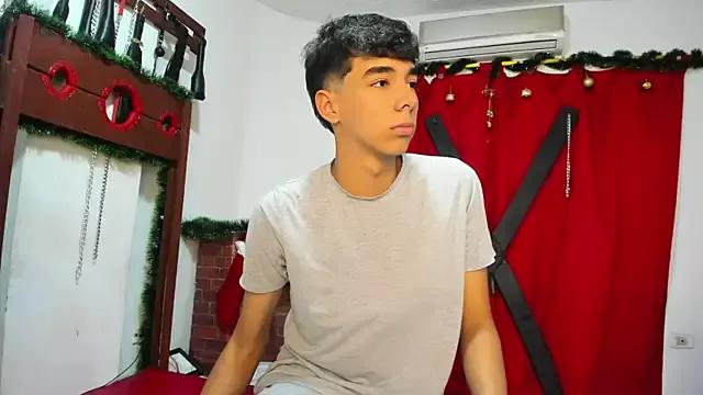 Harry_LatinBoy on StripChat