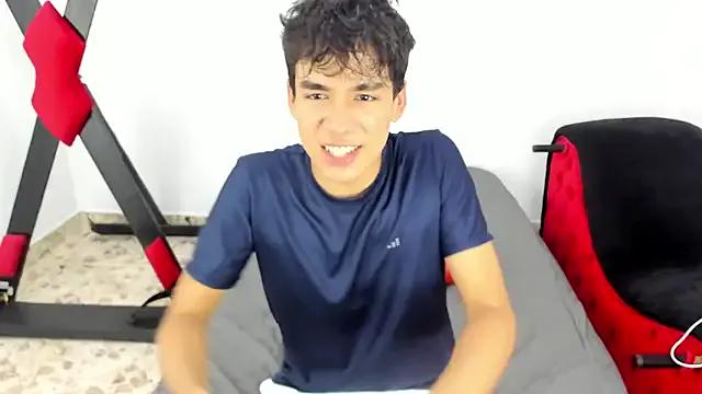 Harry_LatinBoy on StripChat