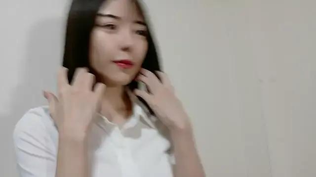 hinata_chan3 on StripChat