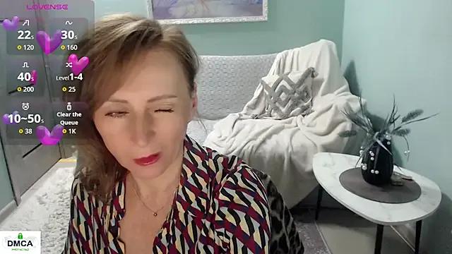 HornyMilf_777 — Bouquet of daisies