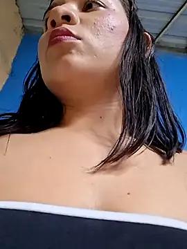 hot-mom22 on StripChat