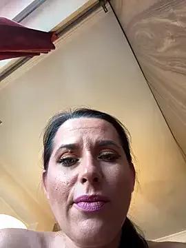 Hotmomcheckk_ on StripChat