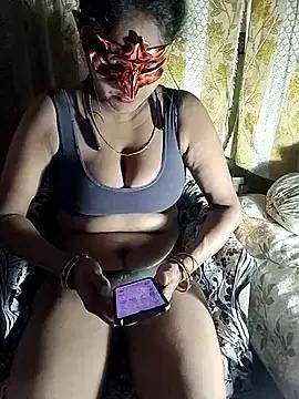 Hotty-Monaa on StripChat