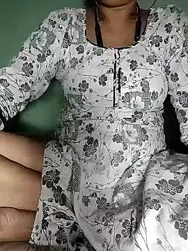 Hotty-Monaa — Pussy oil massage