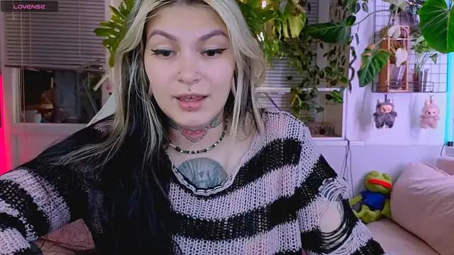 jelya_sg on StripChat