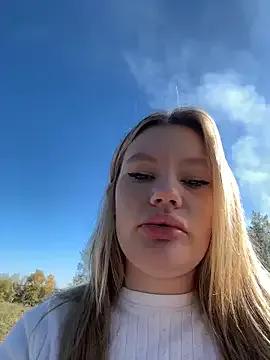 justmilaa on StripChat