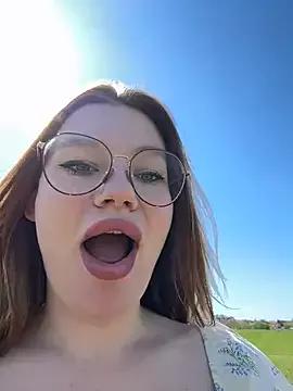 justmilaa on StripChat