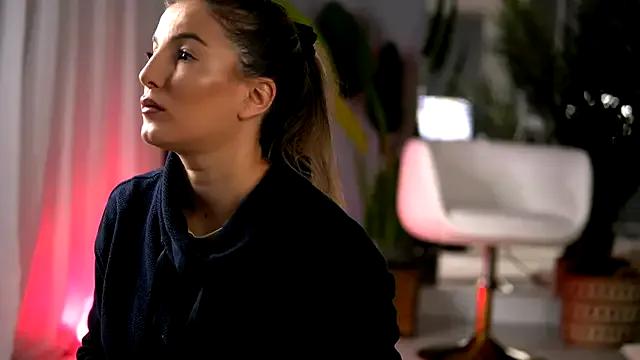 KellyMathews on StripChat