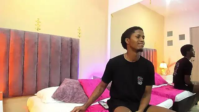 Kiaraa_y_Her_Crazy — slow stroking and oral sex