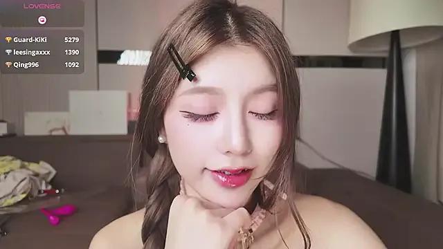 Kiki--2025 on StripChat