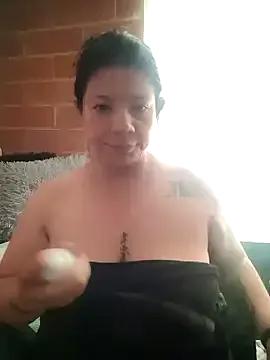 kinky_momm on StripChat