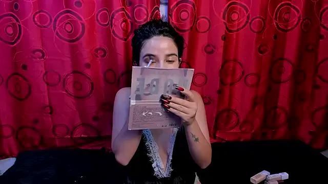 Kylie-fox on StripChat