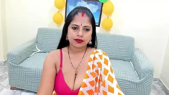 leahgotiii — Indian hot model nude show