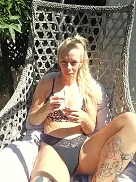 Lexa_xoxo on StripChat