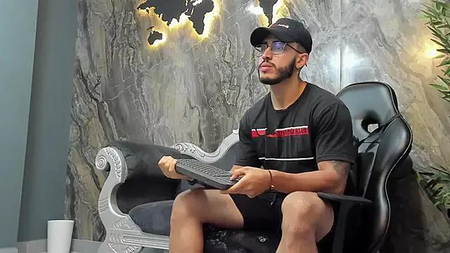 Liam_Kleiin on StripChat