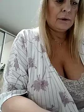 Liana_MilfHot on StripChat