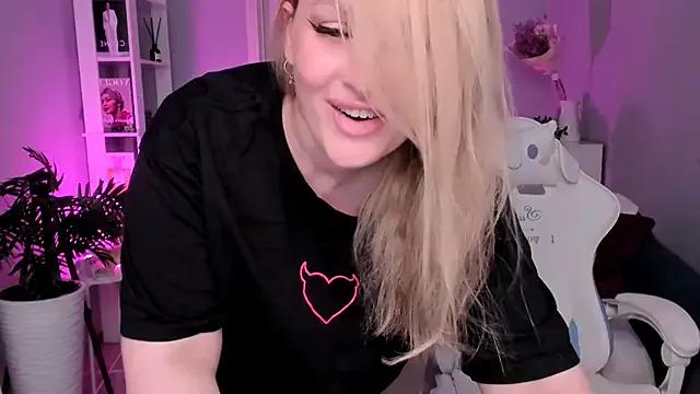 Libby_Nora on StripChat