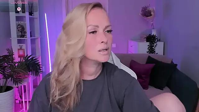 Libby_Nora on StripChat