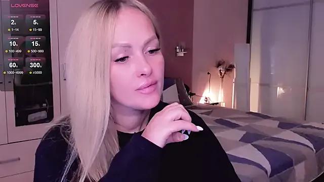 Libby_Nora on StripChat