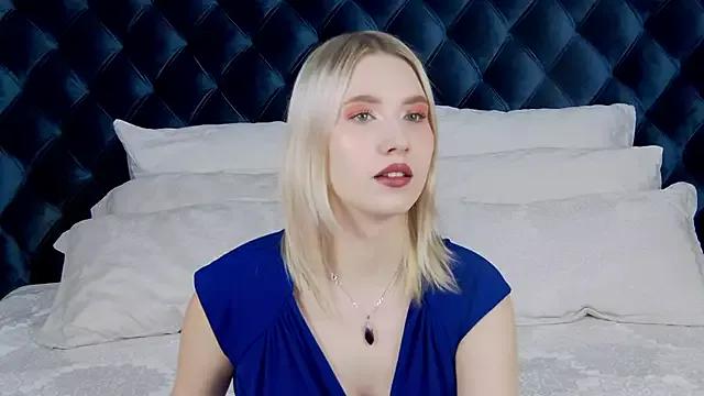 LiliLinn on StripChat 