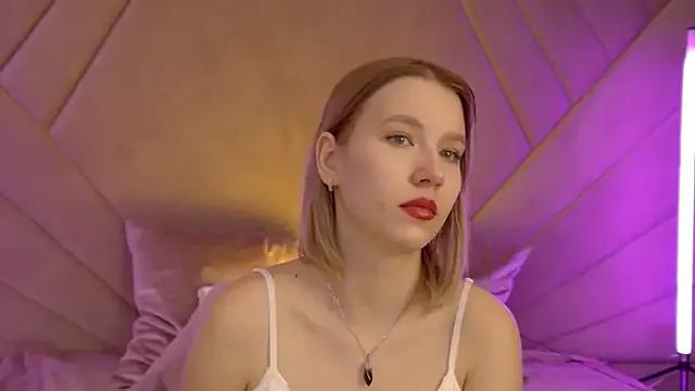 LiliLinn on StripChat 