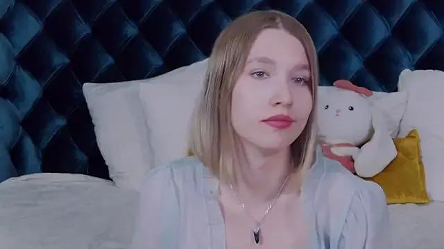 LiliLinn on StripChat 