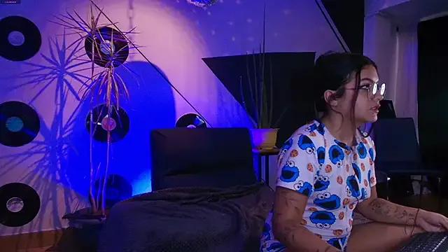 Lilith_and_Khloe on StripChat