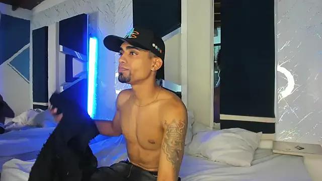 LilithAndKai on StripChat