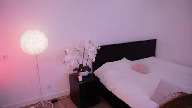 Lilly_Colins on StripChat