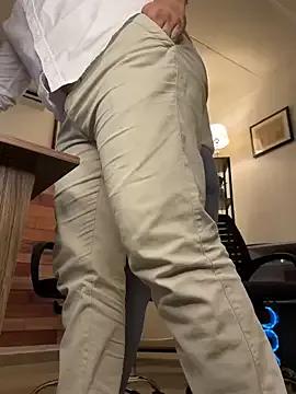 LittleDoll___ on StripChat