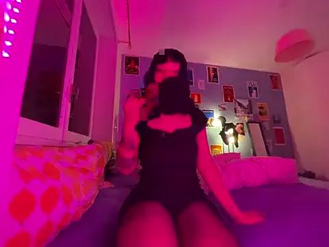 littlewitchxoxo on StripChat