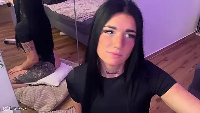 LizaRoxx on StripChat