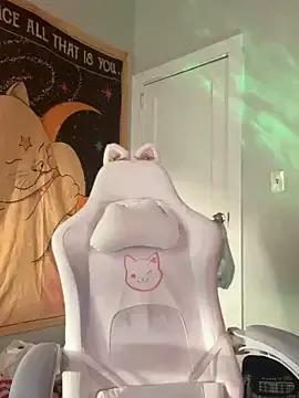 loveluna8 on StripChat